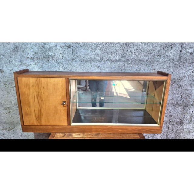 Brown Mid-Century Wall-Mounted Display Cabinet in Walnut, 1950s For Sale - Image 8 of 11