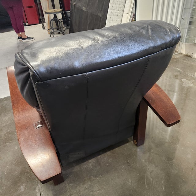 Mission Stickley Mission Style Bow Arm Manual Reclining Chair Recliner /Second Chair For Sale - Image 3 of 11