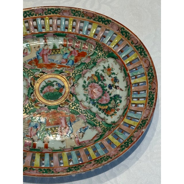 Red 1920s Chinese Export Rose Madallion Reticulated Serving Dish For Sale - Image 8 of 11