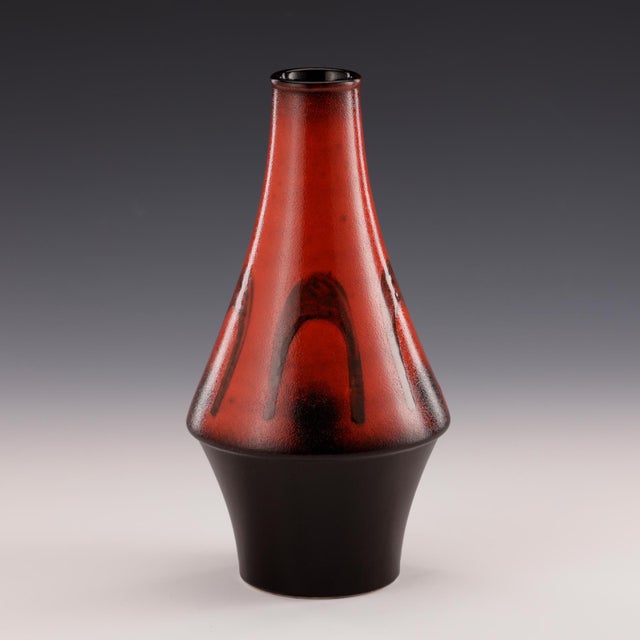 Mid-Century Modern Ceramic vase by Dümler & Breiden, Model 15 25, in Red and Black, Germany, 1960s For Sale - Image 3 of 8