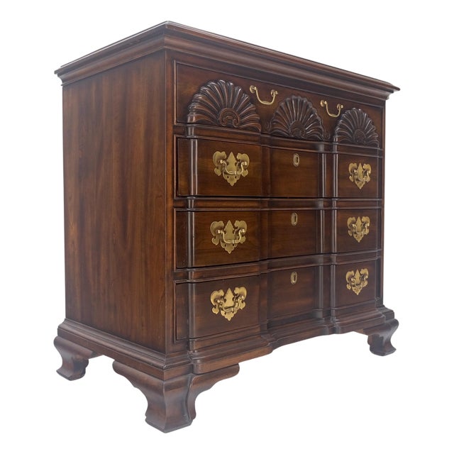 Fine Block Front Scallop Carving 4 Drawers Bachelor Chest Dresser MINT For Sale