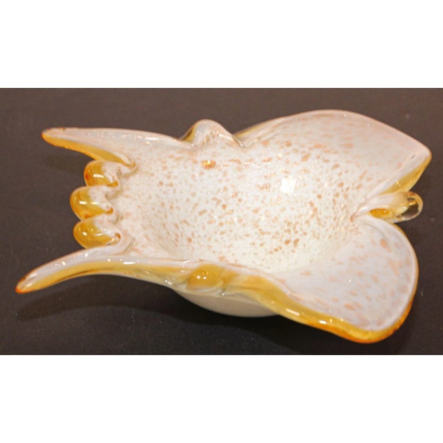 Vintage Large Mid-Century Modern Fratelli Toso Murano Art Glass Decorative Bowl Ashtray. A mesmerizing large Murano opal...