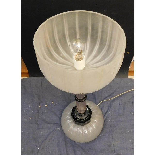 1960s Frosted and Clear Murano Glass Table Lamp For Sale - Image 6 of 9