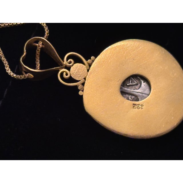 15th Century & Earlier Gorgoneion Pendant W/ Serpents in 22k Gold For Sale - Image 5 of 9
