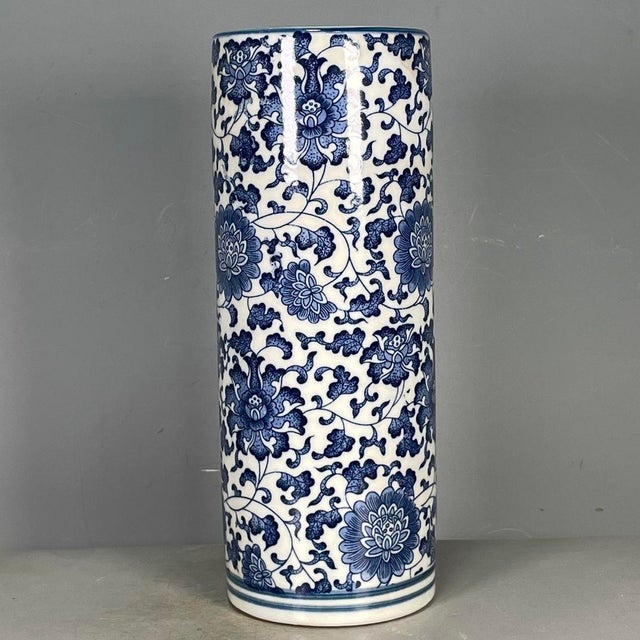 Blue & White Porcelain Floral Brush Pot For Sale - Image 9 of 9