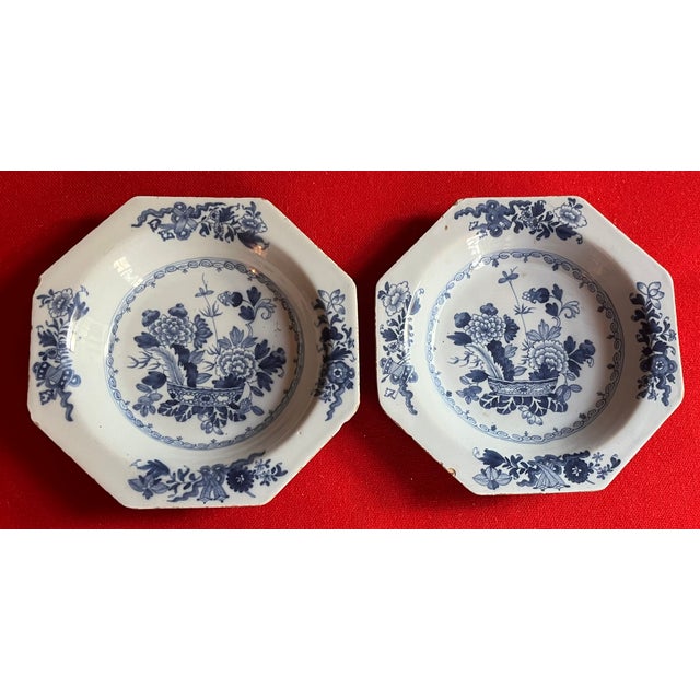 Mid 18th Century Antique 18th Century Blue & White Delft Chinoiserie Octagonal Soup Plates in the Chinese Export Style Circa 1750 - A Pair For Sale - Image 5 of 15