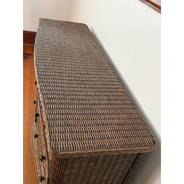 Late 20th Century Coastal Skirted Bow Front Wicker Rattan Seven Drawer Dresser For Sale - Image 10 of 14