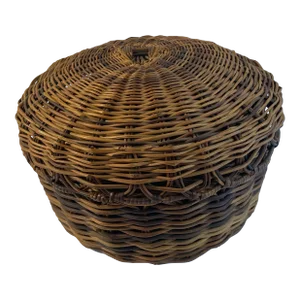 Vintage Wicker Nesting Lidded Baskets - Set of Three