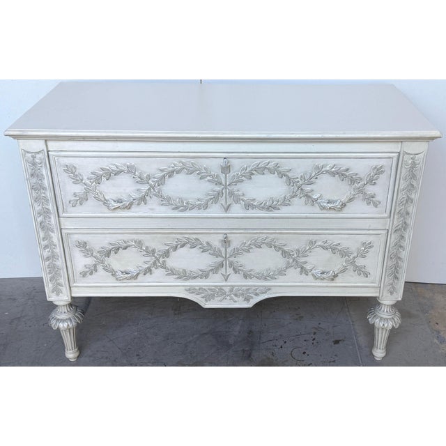 Italian Hand-Carved Tuscan Chest with Laurel Garlands in Antiqued Silver Leaf For Sale - Image 4 of 18