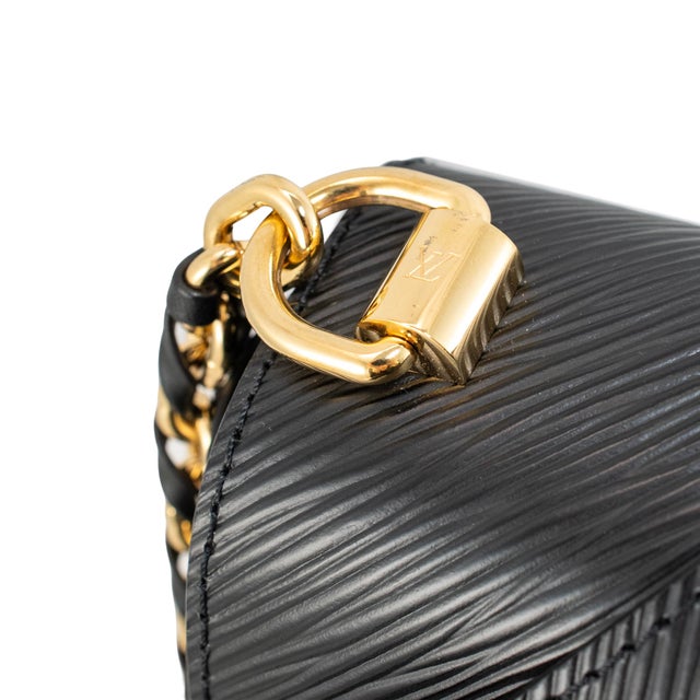Animal Skin Louis Vuitton Twist MM Black Epi Leather Gold-Tone Chain Shoulder Bag For Sale - Image 7 of 12