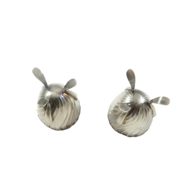 1900 - 1909 Antique French Sterling Silver Pair of Egg Cups or Server | Louis XV/Rococo Style For Sale - Image 5 of 10