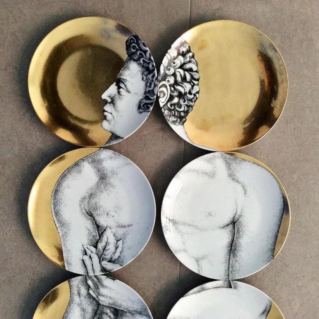 This set of twelve decorated porcelain plates is a classic of Fornasetti decoration, playing on the decomposition and...