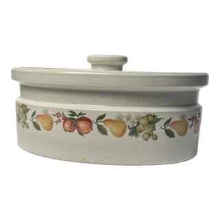 Vintage Wedgwood Quince 2.5-Quart Oval Covered Casserole, England For Sale