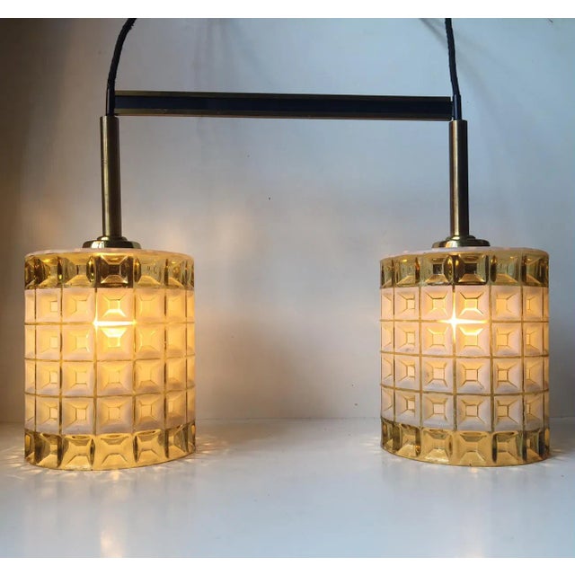 Orrefors Mid-Century Glass & Brass Dual Pendant Lamp from Orrefors, 1960s For Sale - Image 4 of 8