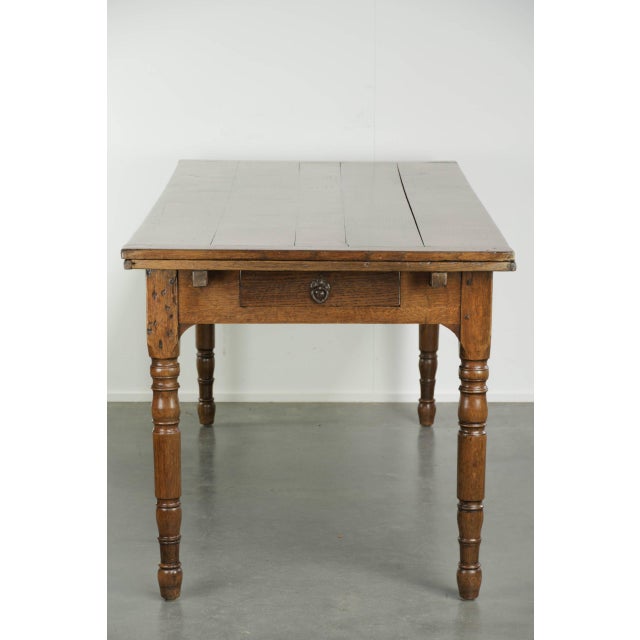 Antique Late 18th Century Oak Dining Table with Extendable Leaves For Sale - Image 4 of 18