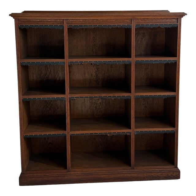 Antique English Victorian Oak Open Bookcase with Leather-Trimmed Shelves, 1800s For Sale