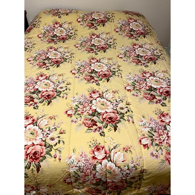 Late 20th Century Ralph Lauren Vintage Queen Reversible "Sophie Brooke" Comforter Excellent Condition For Sale - Image 5 of 9