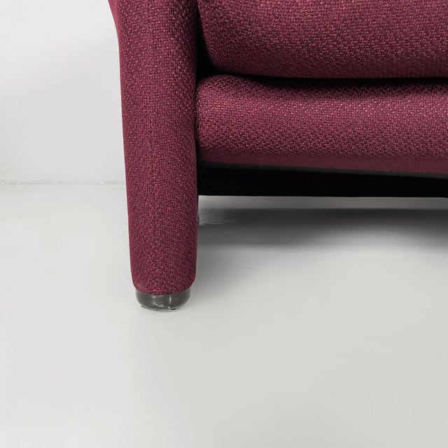 Modern Italian Brown Fabric Sofa by Vico Magistretti for Cassina, 1970s For Sale - Image 9 of 12