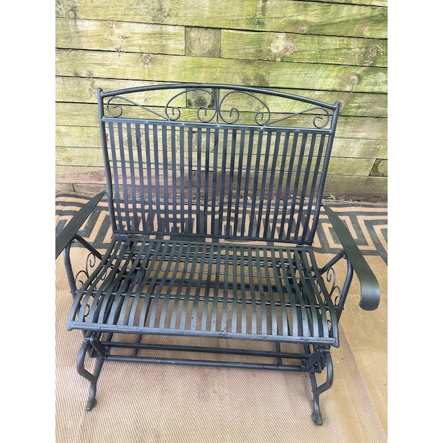 Mid-Century Modern 1980s Woodard Style Wrought Iron Swinging Bench For Sale - Image 3 of 10