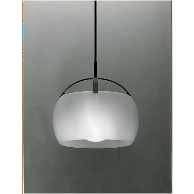 Artemide Omega Pendant Lamp attributed to Vico Magistretti for Artemide, Italy, 1962 For Sale - Image 4 of 6
