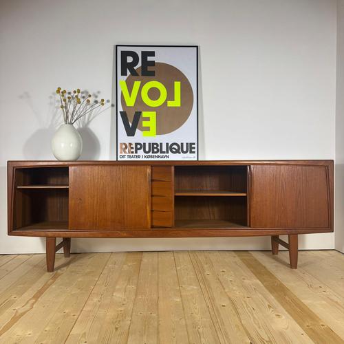 Mid-Century Modern Danish Teak Sideboard by Axel Christensen for Aco Mobler For Sale - Image 4 of 12