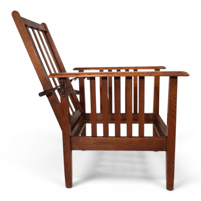 This rare Göttingen chair from the early 1930s embodies a fascinating moment in German design history: the transition from...