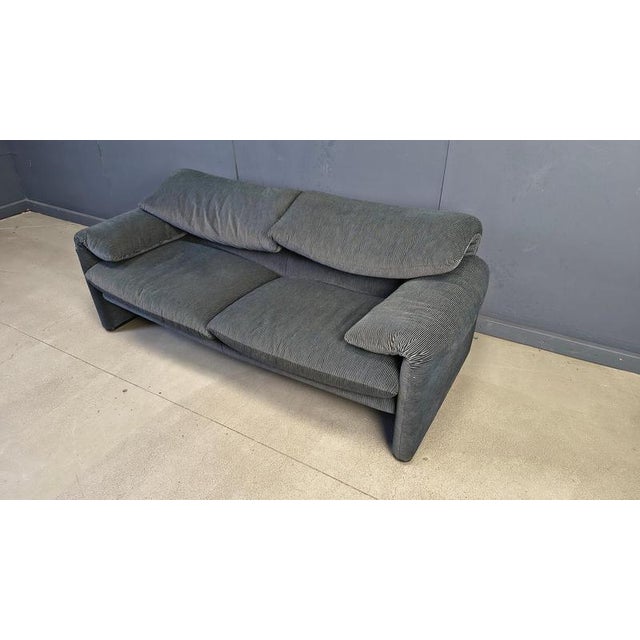 Maralunga Sofa by Vico Magistretti for Cassina, 1970s For Sale - Image 9 of 11