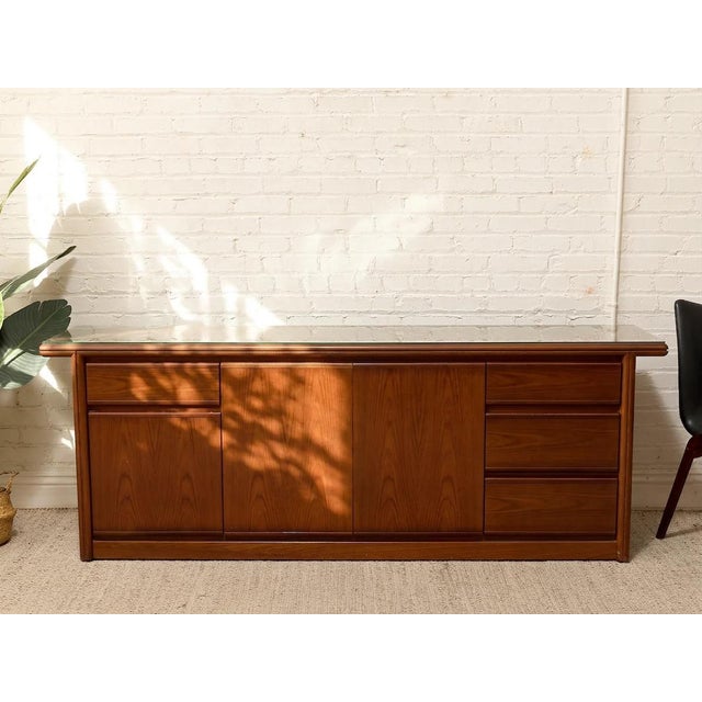 Mid-Century Modern Vintage Mid-Century Modern Walnut Credenza With Glass Top For Sale - Image 3 of 12