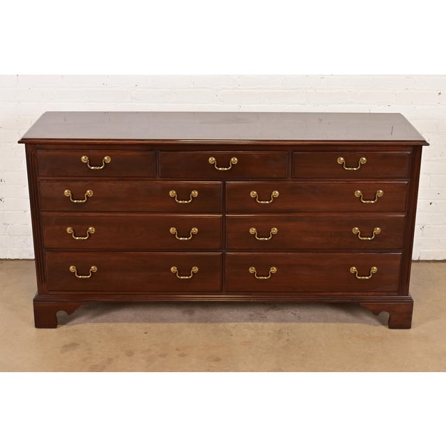 A gorgeous Georgian or Chippendale style nine-drawer dresser, credenza, or chest of drawers By Ethan Allen USA, Late 20th...