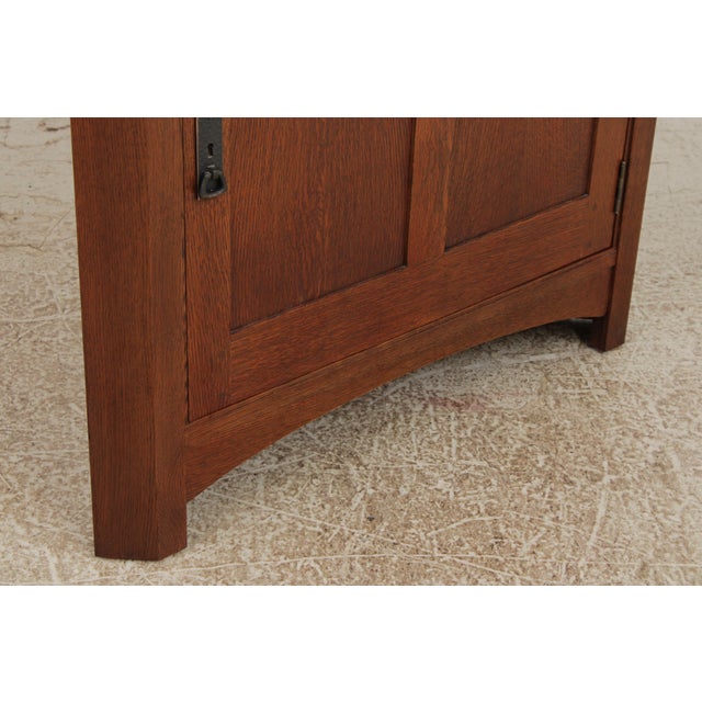 Stickley Mission Oak Leaded Glass Corner Cabinet For Sale - Image 13 of 18