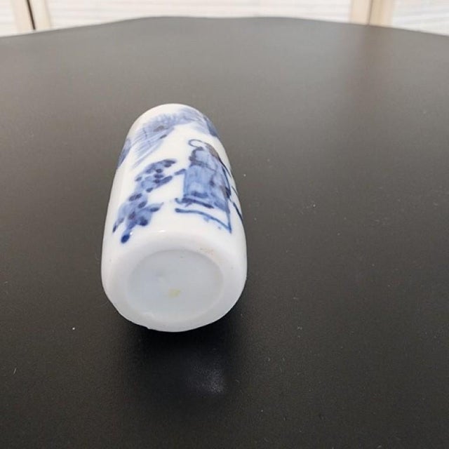 Late 19th Century Chinoiserie Blue & White Porcelain Snuff Bottle Accent For Sale - Image 10 of 14