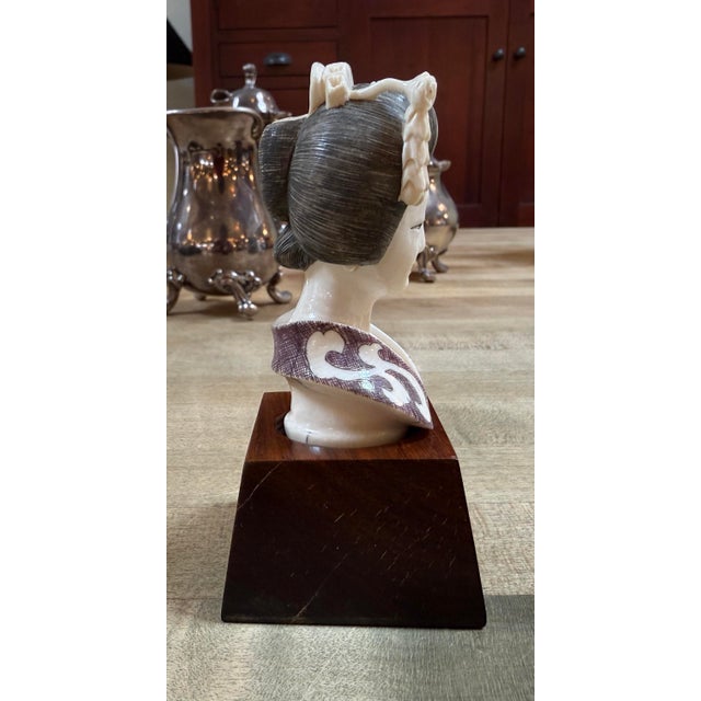 Ceramic Japanese Bijin-Geisha Bust on Pedestal, Signed For Sale - Image 7 of 12