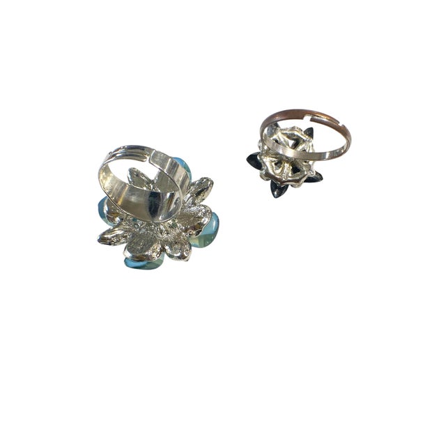 Mid-Century Modern Set of Two Vintage Resizable Rings Size 7 For Sale - Image 3 of 7