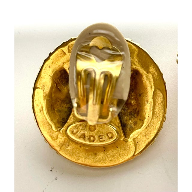 Etruscan Revival 1980s Etruscan Clip on Earrings, Signed Nyc Jaded - Set of 2 For Sale - Image 3 of 3