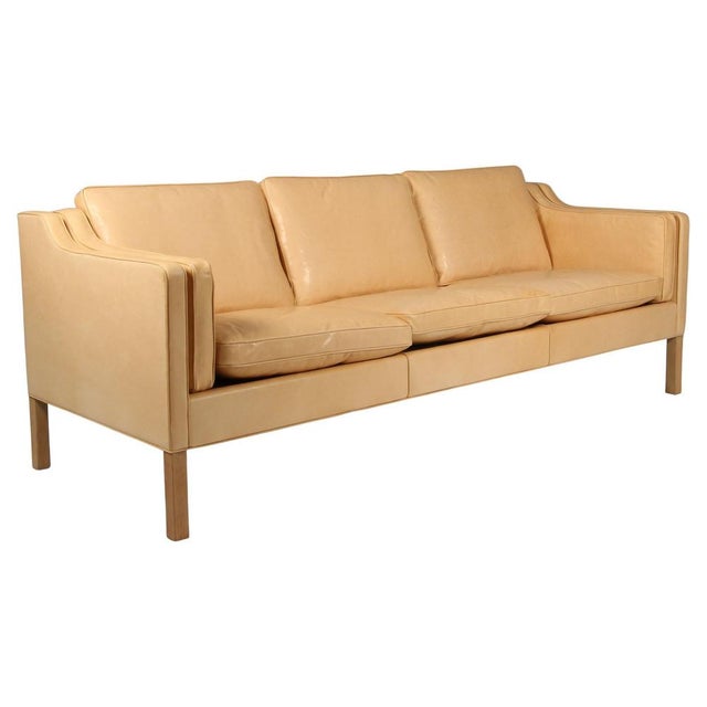 Model 2213 Sofa in Light Aniline Leather attributed to Børge Mogensen for Fredericia, 1960s For Sale - Image 9 of 9