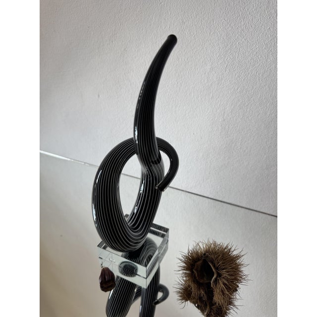 Postmodern Black and White Murano Glass Ribbon Sculpture on Crystal Base by Renato Anatra, Italy, 1980s For Sale - Image 9 of 18