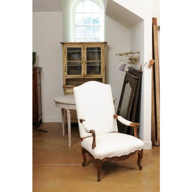 French 1840s Louis XV Style Walnut Fauteuil with Carved Accents and Upholstery For Sale - Image 4 of 12