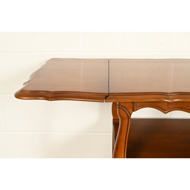 Thomasville French Provincial Louis XV Carved Walnut Buffet Server or Bar Cart, Circa 1970s For Sale - Image 11 of 17