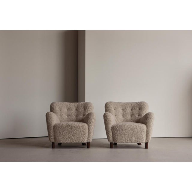 Scandinavian Modern Sheepskin Model FH-1669 Easy Chairs from Fritz Hansen, 1940s, Set of 2 For Sale - Image 3 of 17