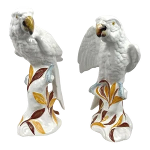 Pair of 1980s Vintage Hand-Painted Porcelain Two Dove Birds Parrots Sculpture, Italy