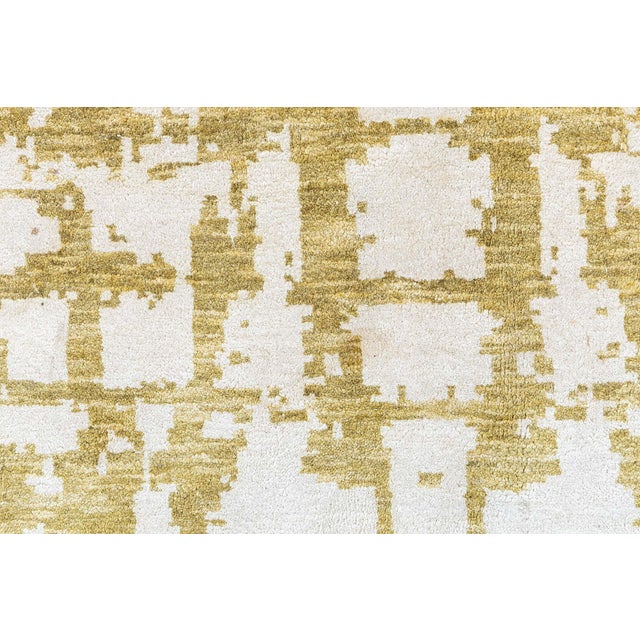 Abstract Modern Grid Golden Tan With Ivory Silk Rug "Giltgrid" For Sale In New York - Image 6 of 7