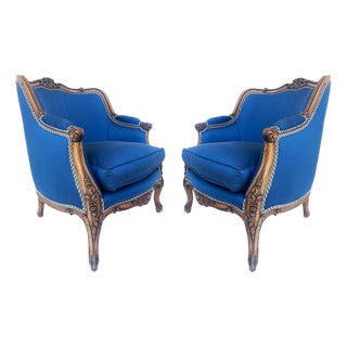 1920s Carved Walnut French Bergeres Armchairs Upholstered in Silk, a Pair For Sale