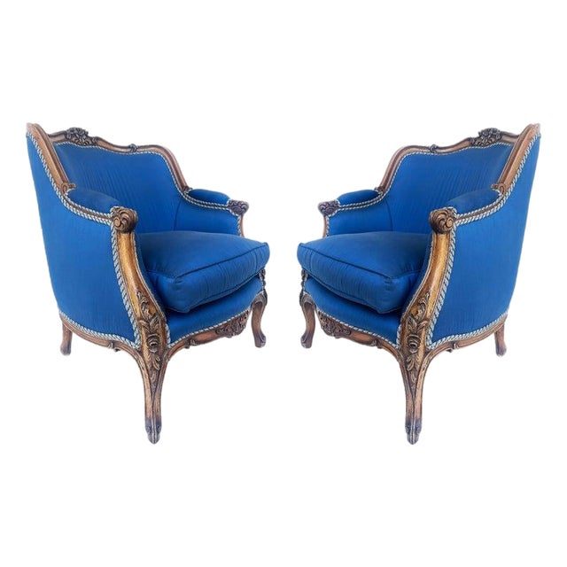 1920s Carved Walnut French Bergeres Armchairs Upholstered in Silk, a Pair For Sale