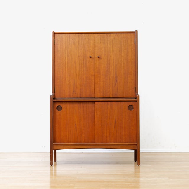 Mid-century modern teak liquor cabinet / drinks cabinet by A. Younger, showcasing the refined styling the company became...