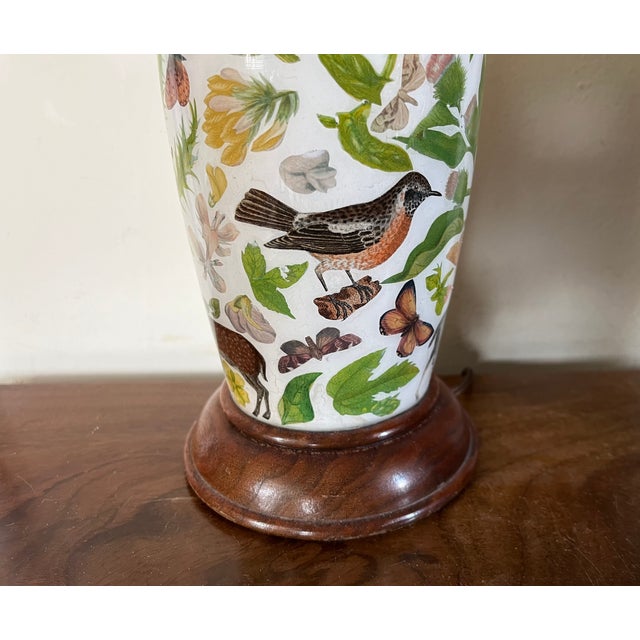 Early 20th Century Antique English Victorian Decalcomania Reverse Painted Glass Vase Decorated With Birds, Butterflies, Flowers and a Deer Mounted as a Table Lamp For Sale - Image 5 of 12