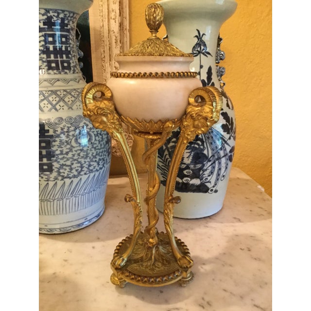 French Pair of French 19th Century Louis XVI White Carrara Marble and Ormolu Cassollettes For Sale - Image 3 of 10