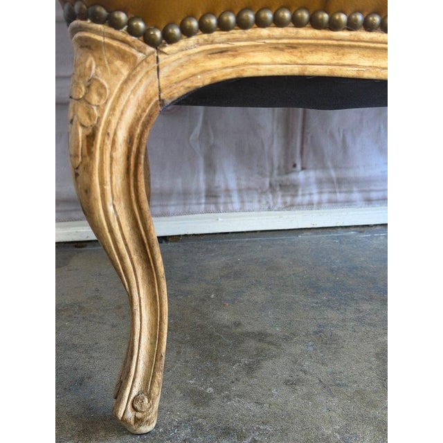 French Louis XV Style Tufted Bench - Caramel Leather For Sale - Image 11 of 14