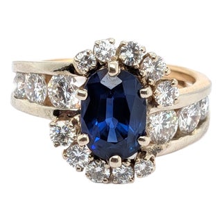 Late 20th Century 14k Yellow Gold Ring With Gia Certified Blue Oval Sapphire & Diamond Accents, Size 6.5 For Sale