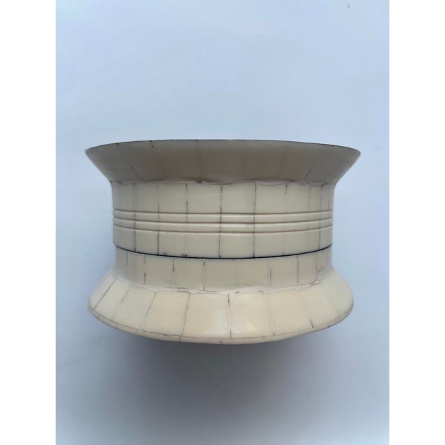 1990s Round Bone Trinket Box For Sale - Image 5 of 9
