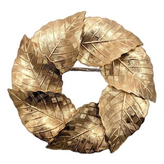Vintage Signed Napier Goldtone Textured Leaf Wreath Brooch For Sale